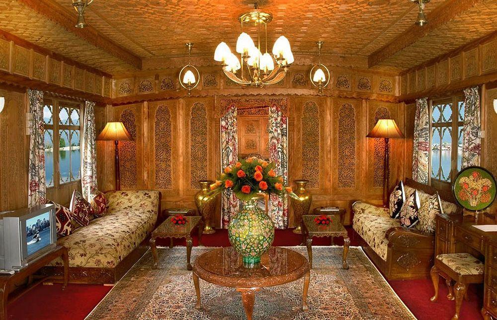 Welcomheritage Gurkha Houseboats Srīnagar Esterno foto