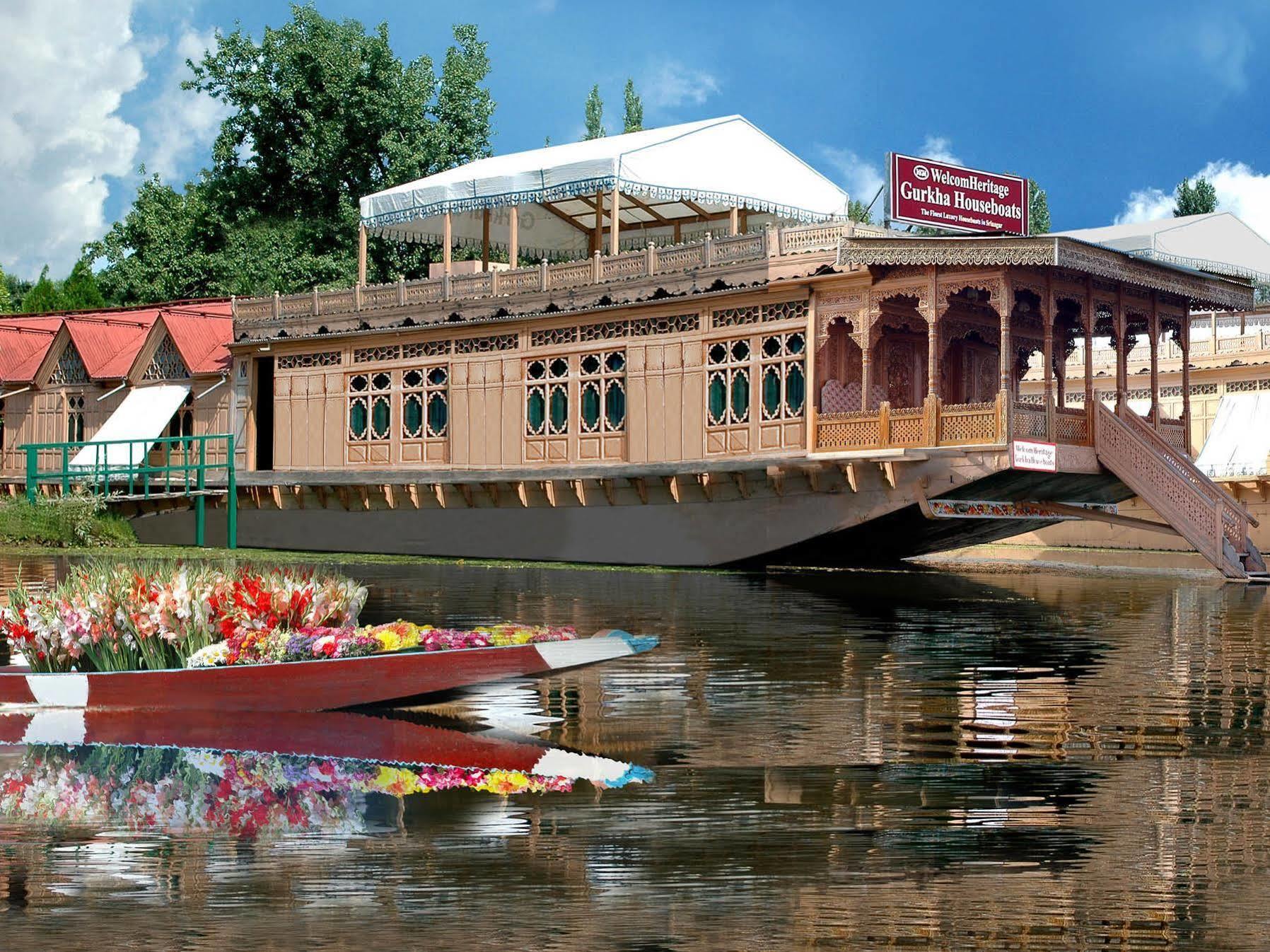 Welcomheritage Gurkha Houseboats Srīnagar Esterno foto
